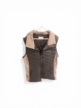 Columbia Quilted Vest in Black and Gray